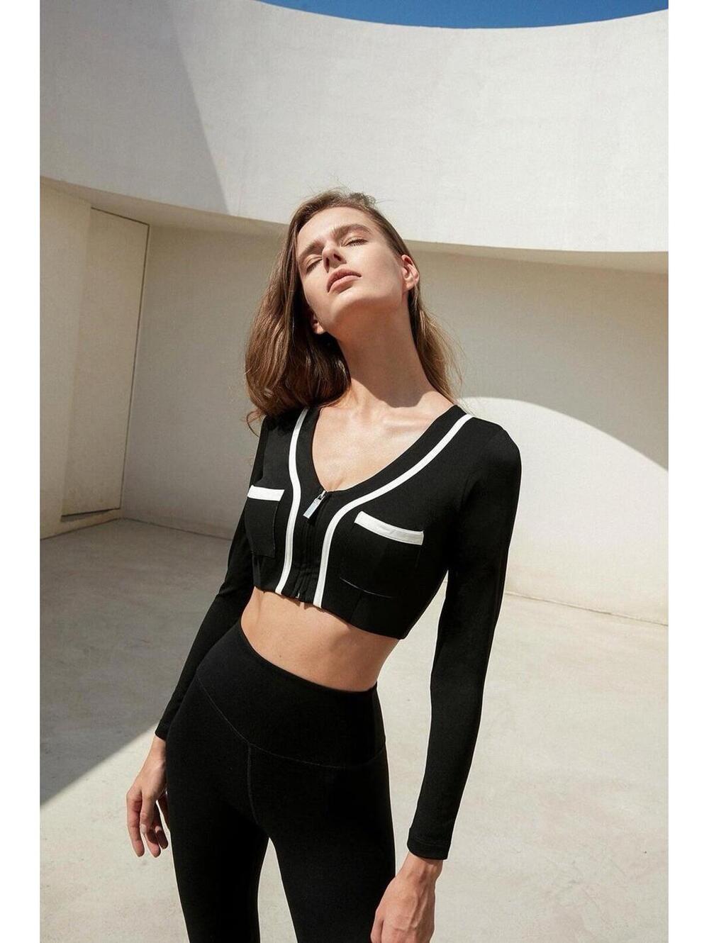 WISKII Mirror Zipper Crop Top Long Sleeve Top Black Size Large Padded Athleisure